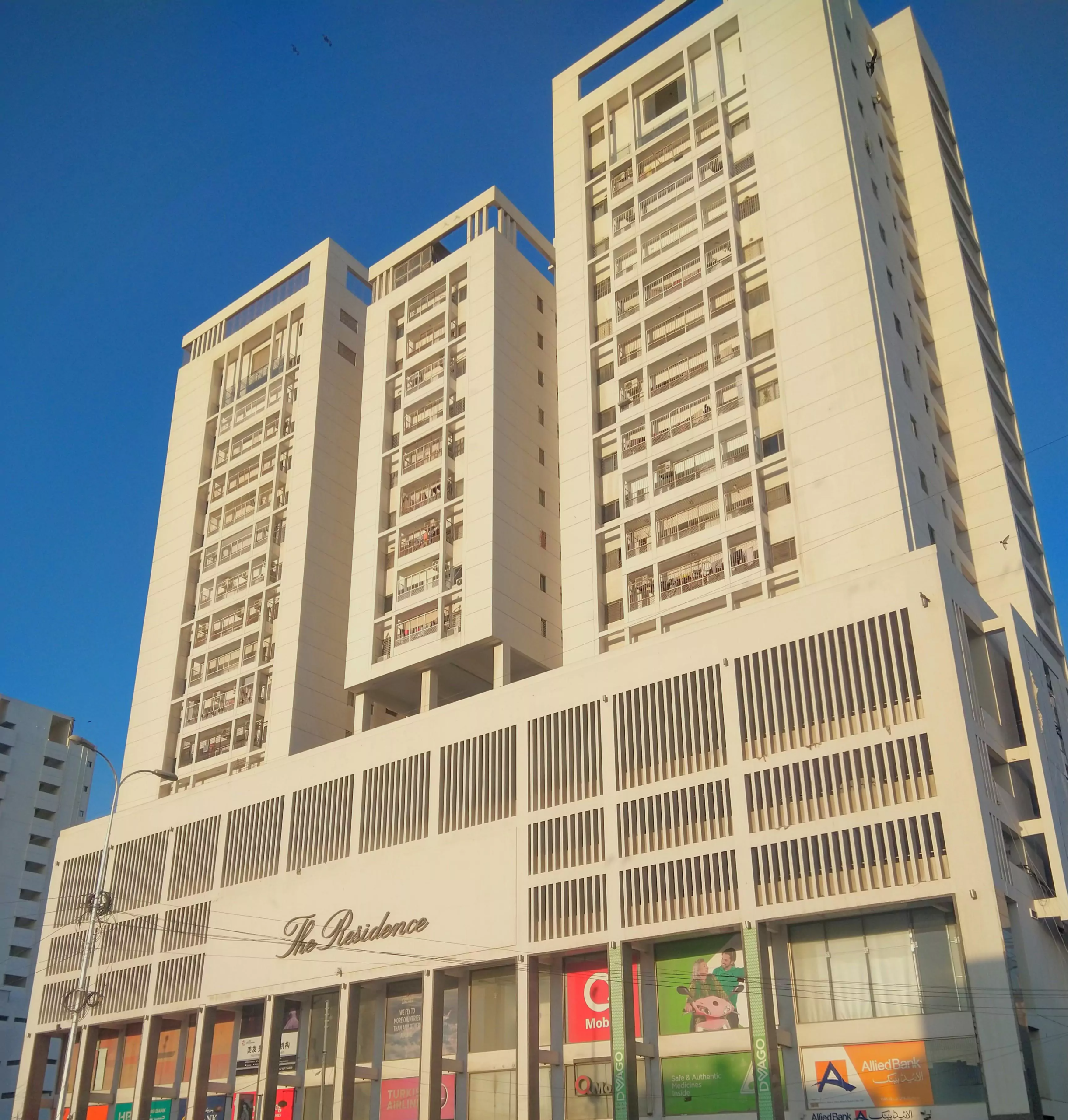 Luxury 3 Bed Flat for Sale in The Residence Tower Clifton